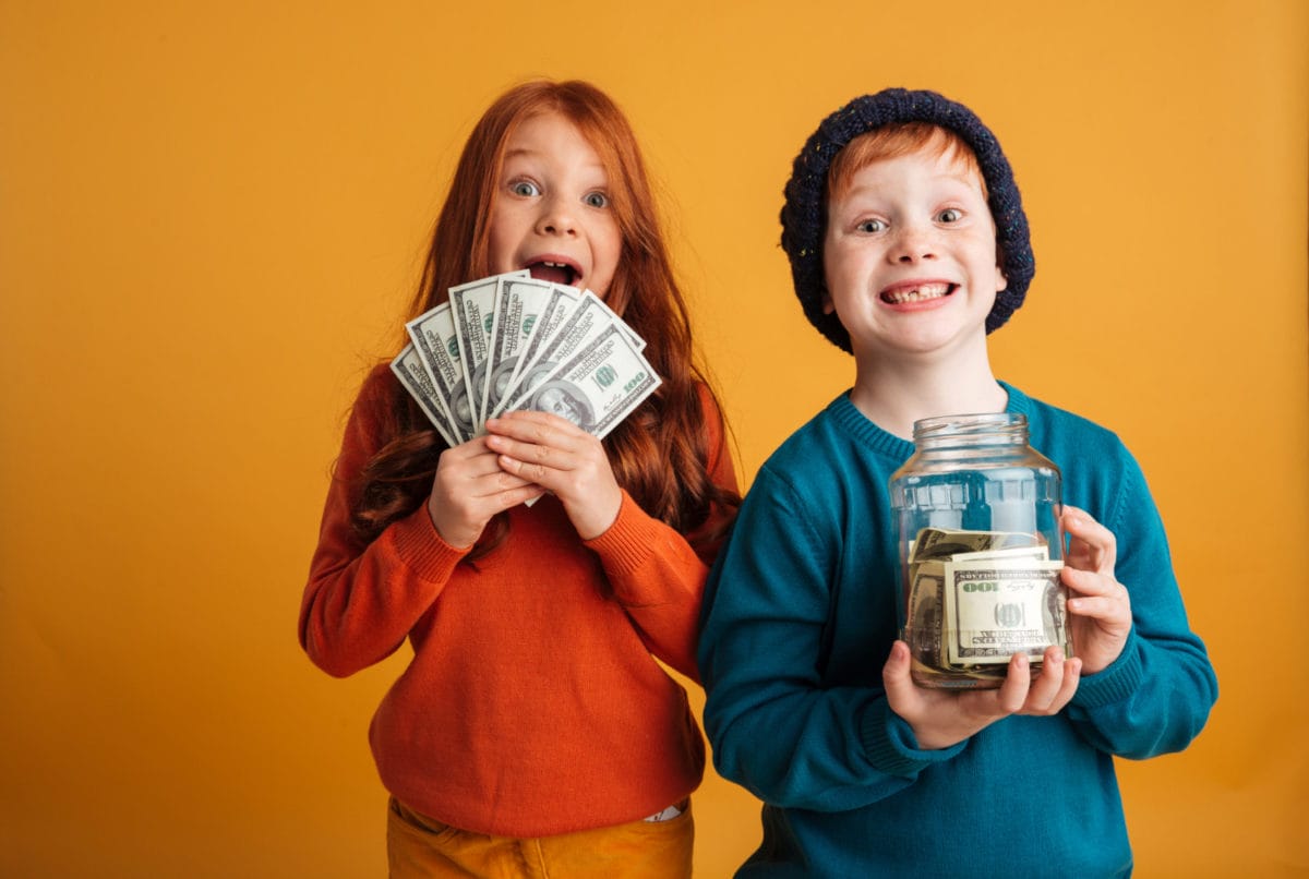 3 Easy Ways To Teach Your Kids How To Save